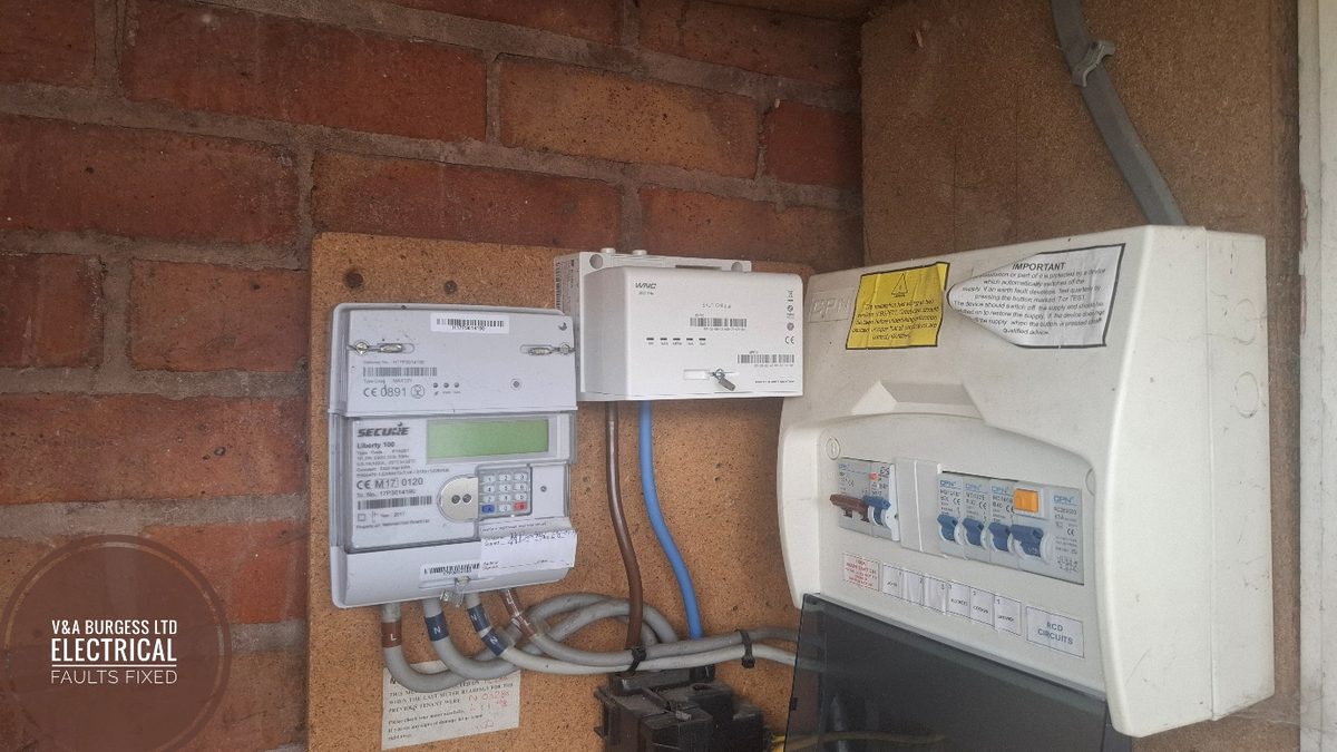 Failed main switch in an older consumer unit at a terraced house in Wavertree, Liverpool