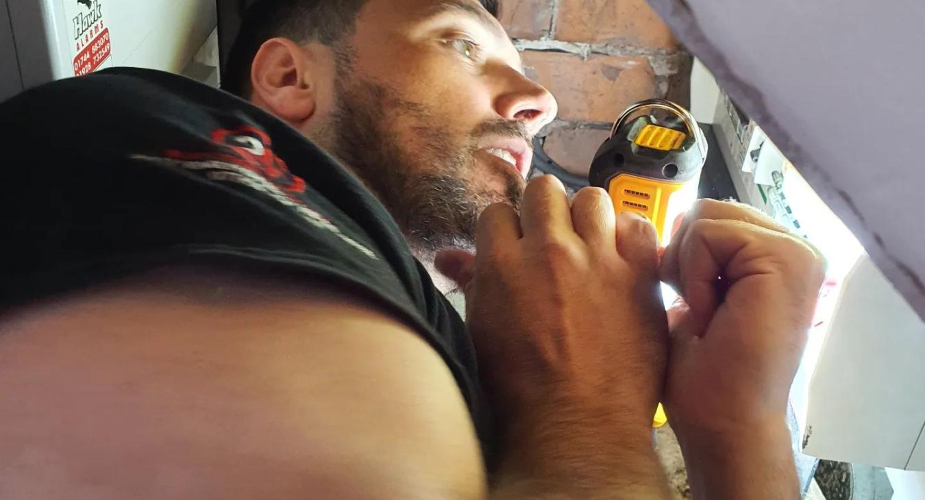 Electrician in Liverpool - out of hours electrician